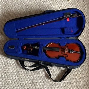 1/10 sized stentor violin and case